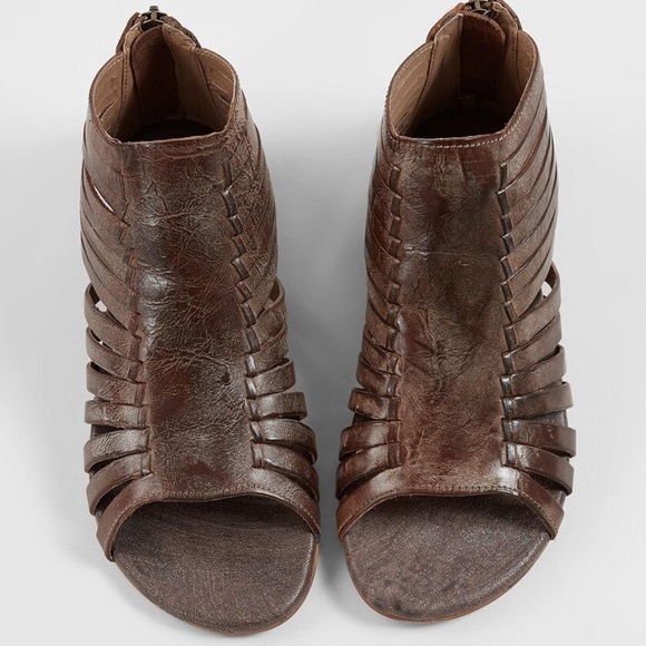 Roan by Bed|Stu Pearl Sandals - Picture 4 of 8